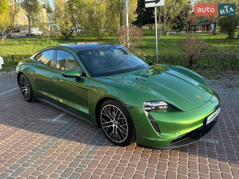 Porsche Taycan 2022