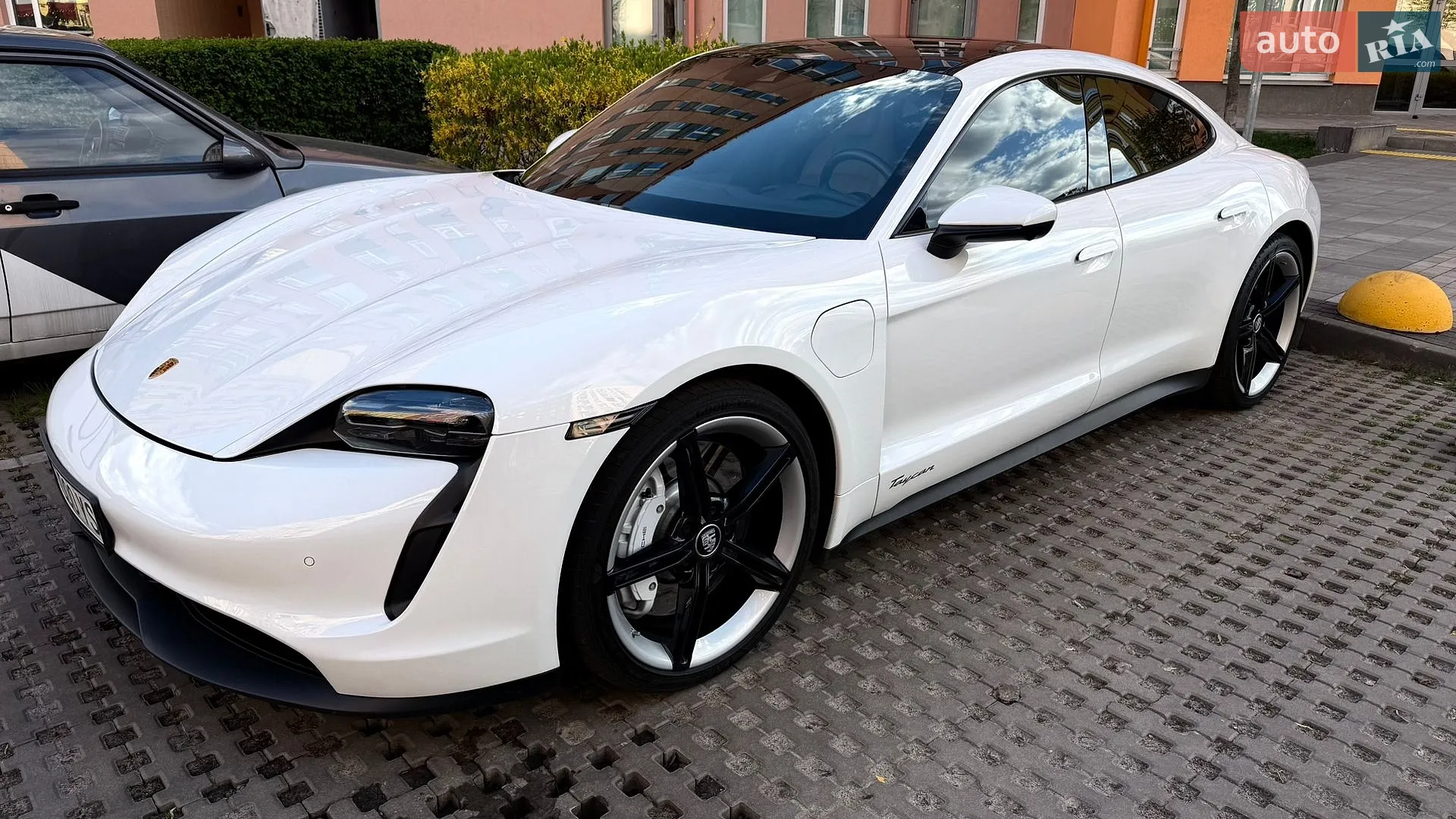 2022 Porsche Taycan - мініатюра 7