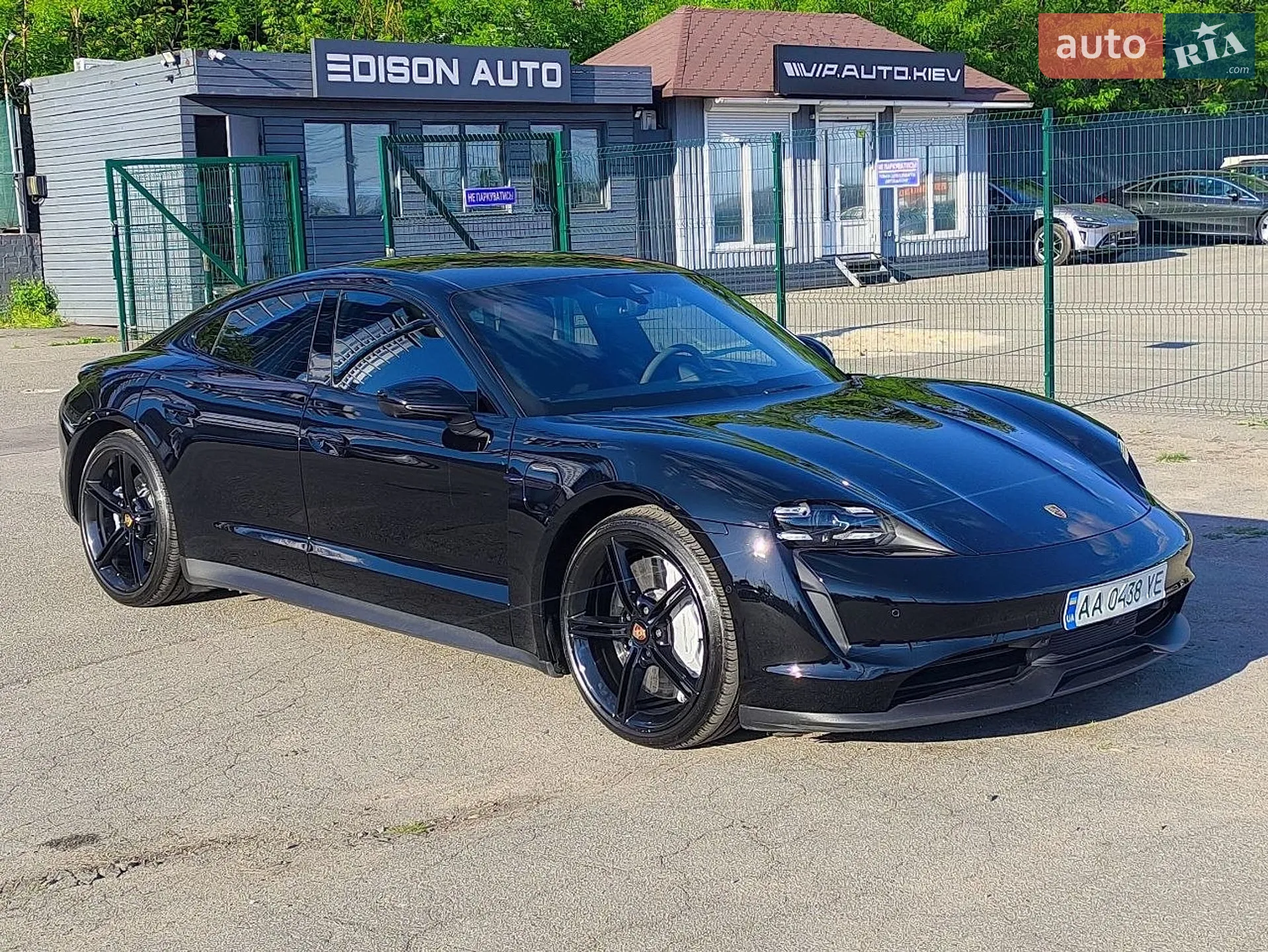 2020 Porsche Taycan - мініатюра 2