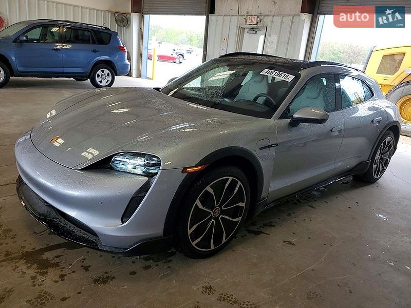 Porsche Taycan 2022
