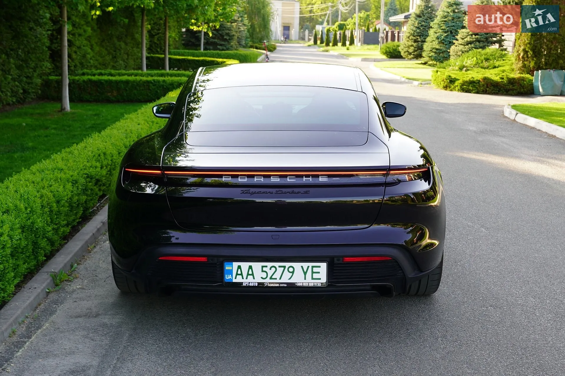 2020 Porsche Taycan - мініатюра 2