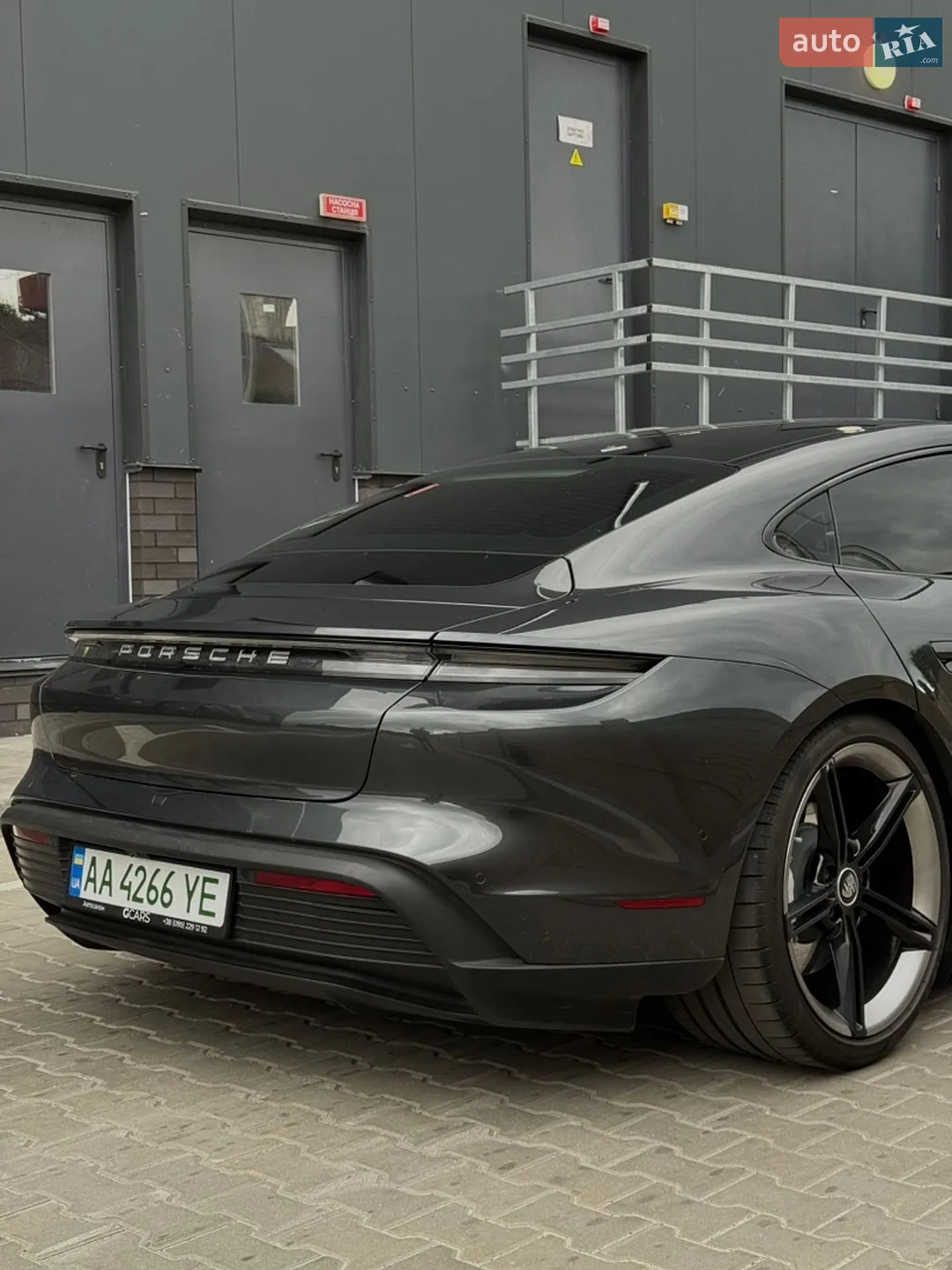 2020 Porsche Taycan - мініатюра 9