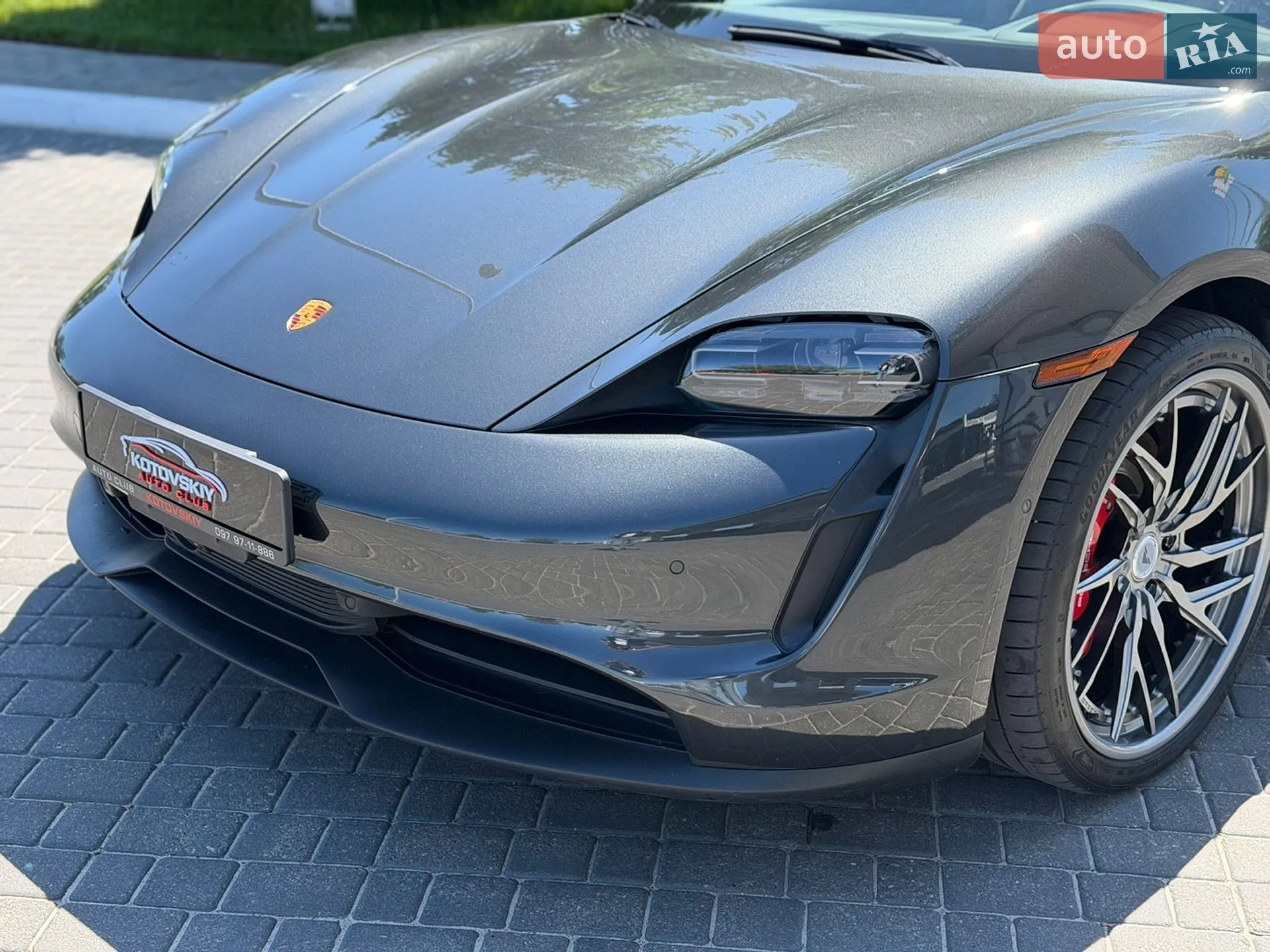 2022 Porsche Taycan - мініатюра 2