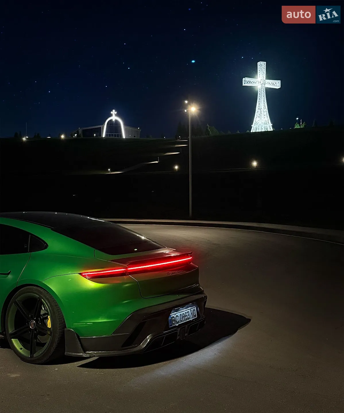2020 Porsche Taycan - мініатюра 2
