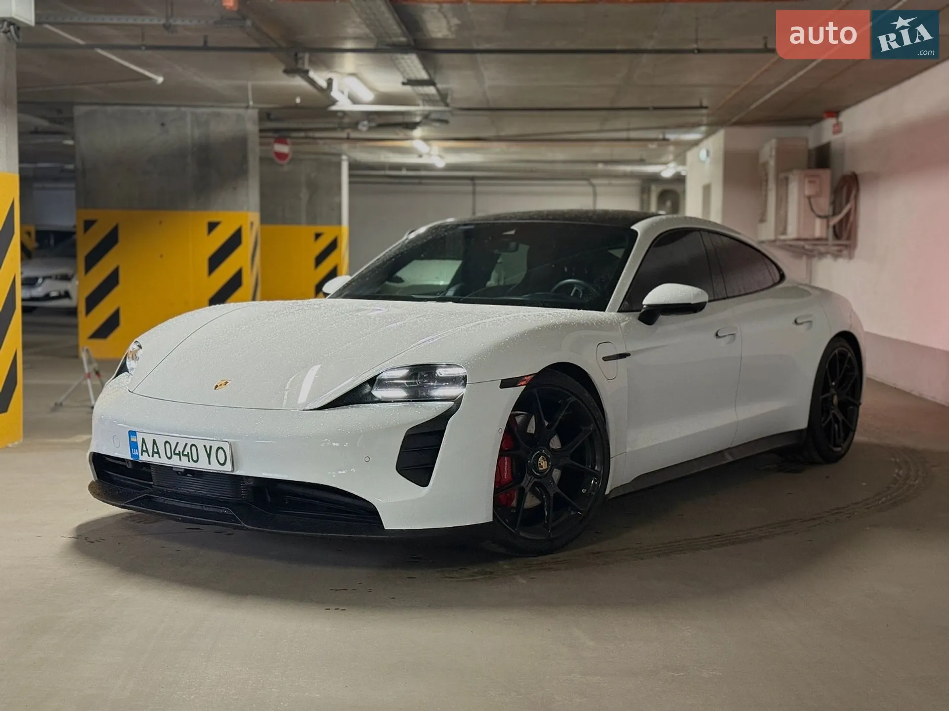 2020 Porsche Taycan - мініатюра 2