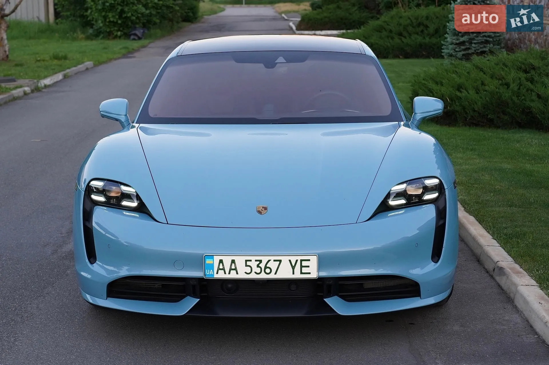 2020 Porsche Taycan - мініатюра 2