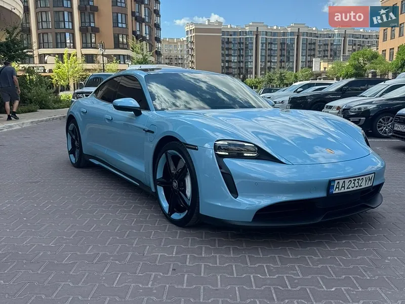 Porsche Taycan 2021