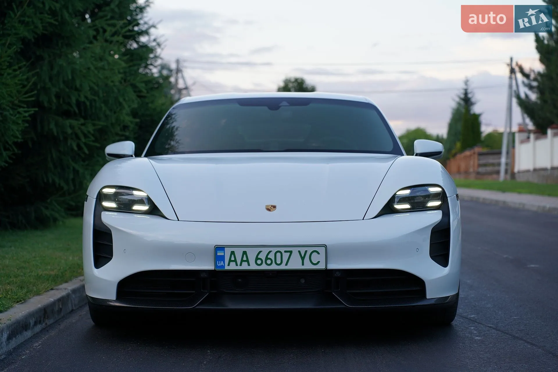 2020 Porsche Taycan - мініатюра 3