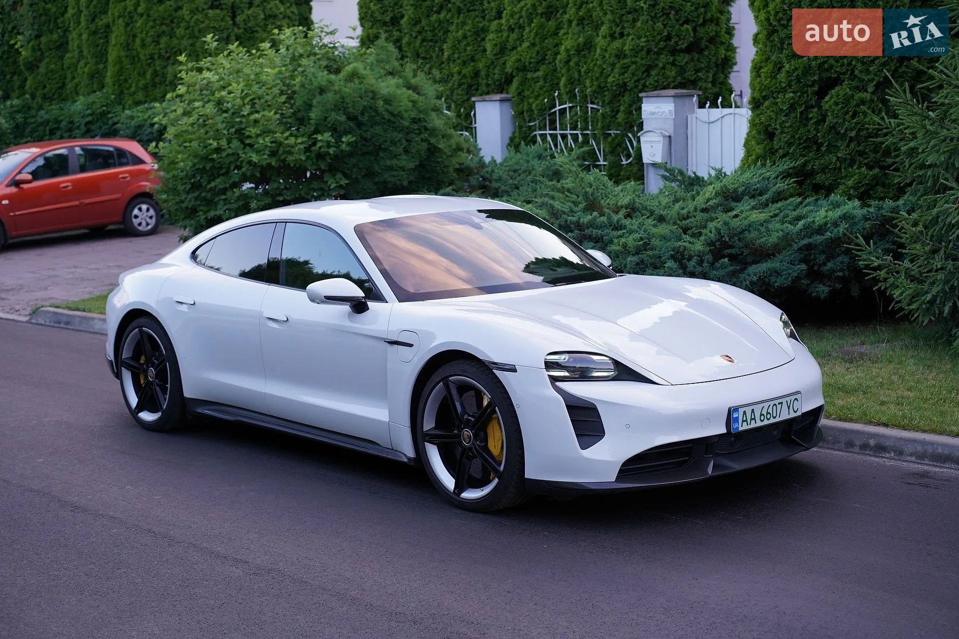 2020 Porsche Taycan - мініатюра 13