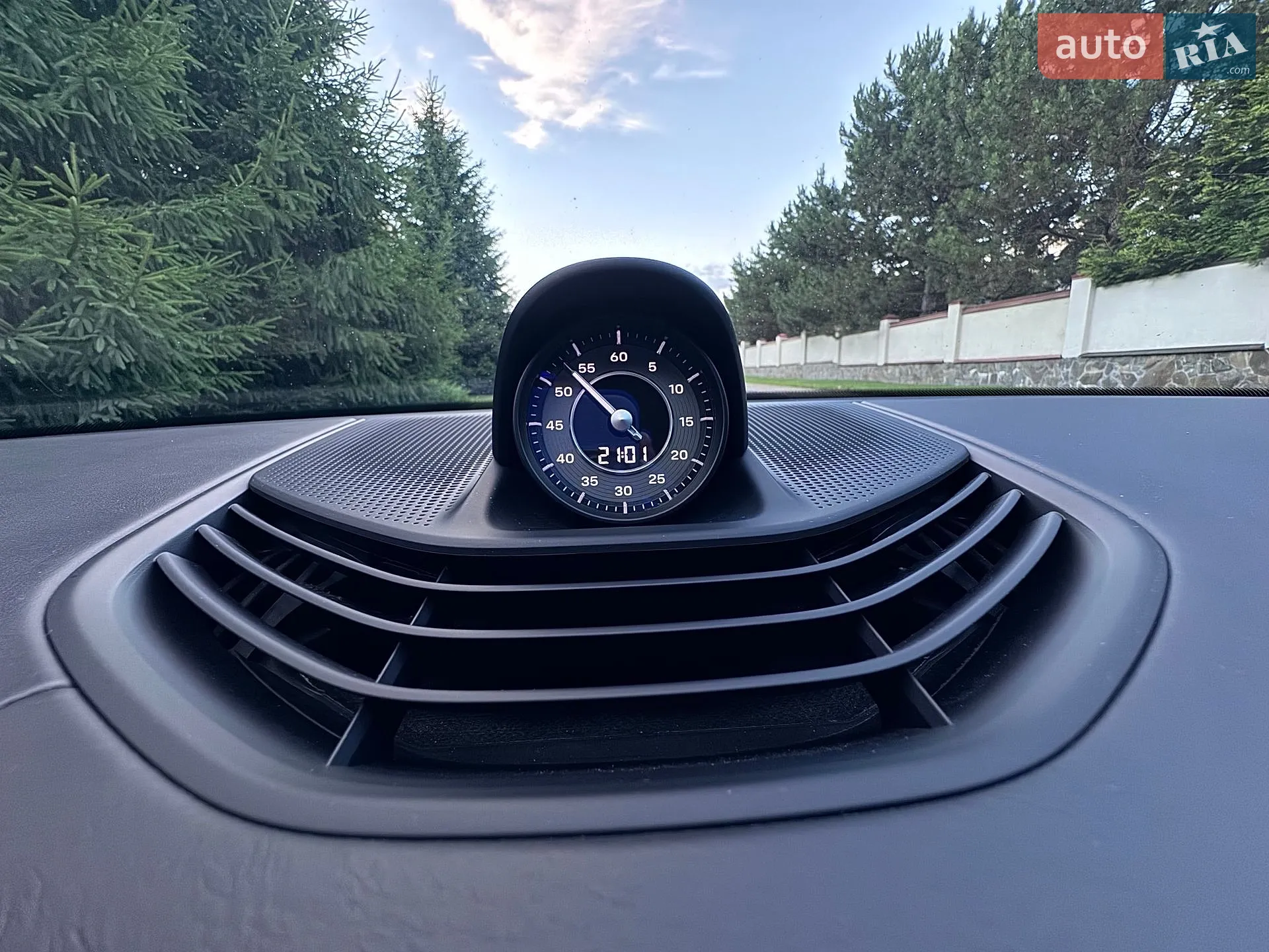 2020 Porsche Taycan - мініатюра 19