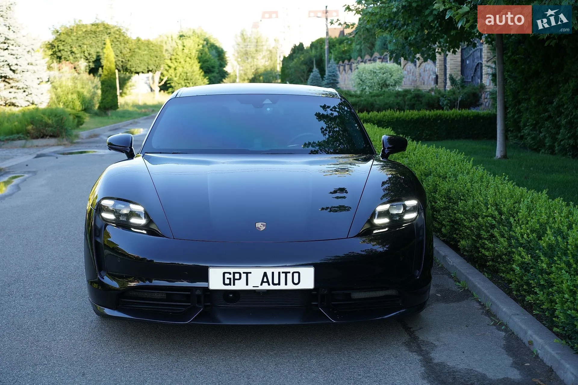 2019 Porsche Taycan - мініатюра 2