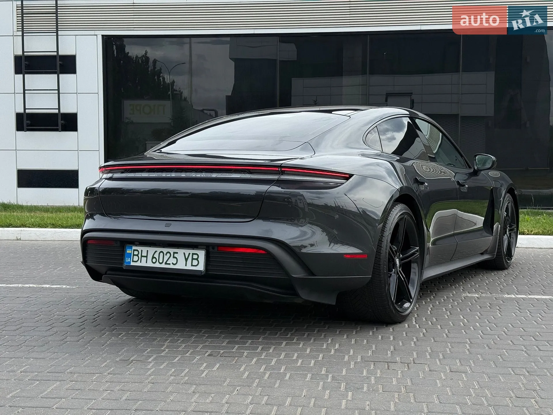 2021 Porsche Taycan - мініатюра 9
