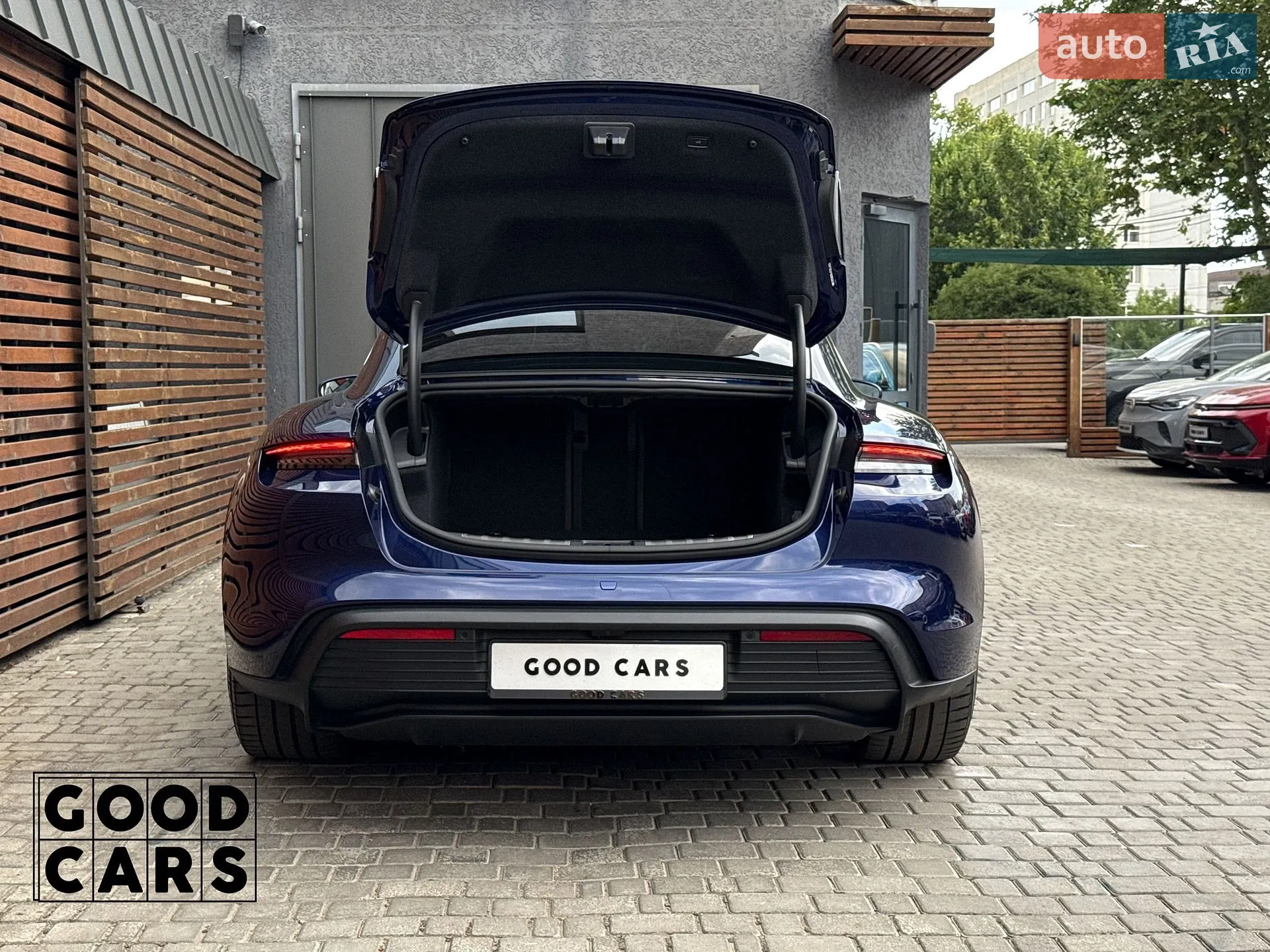 2020 Porsche Taycan - мініатюра 21