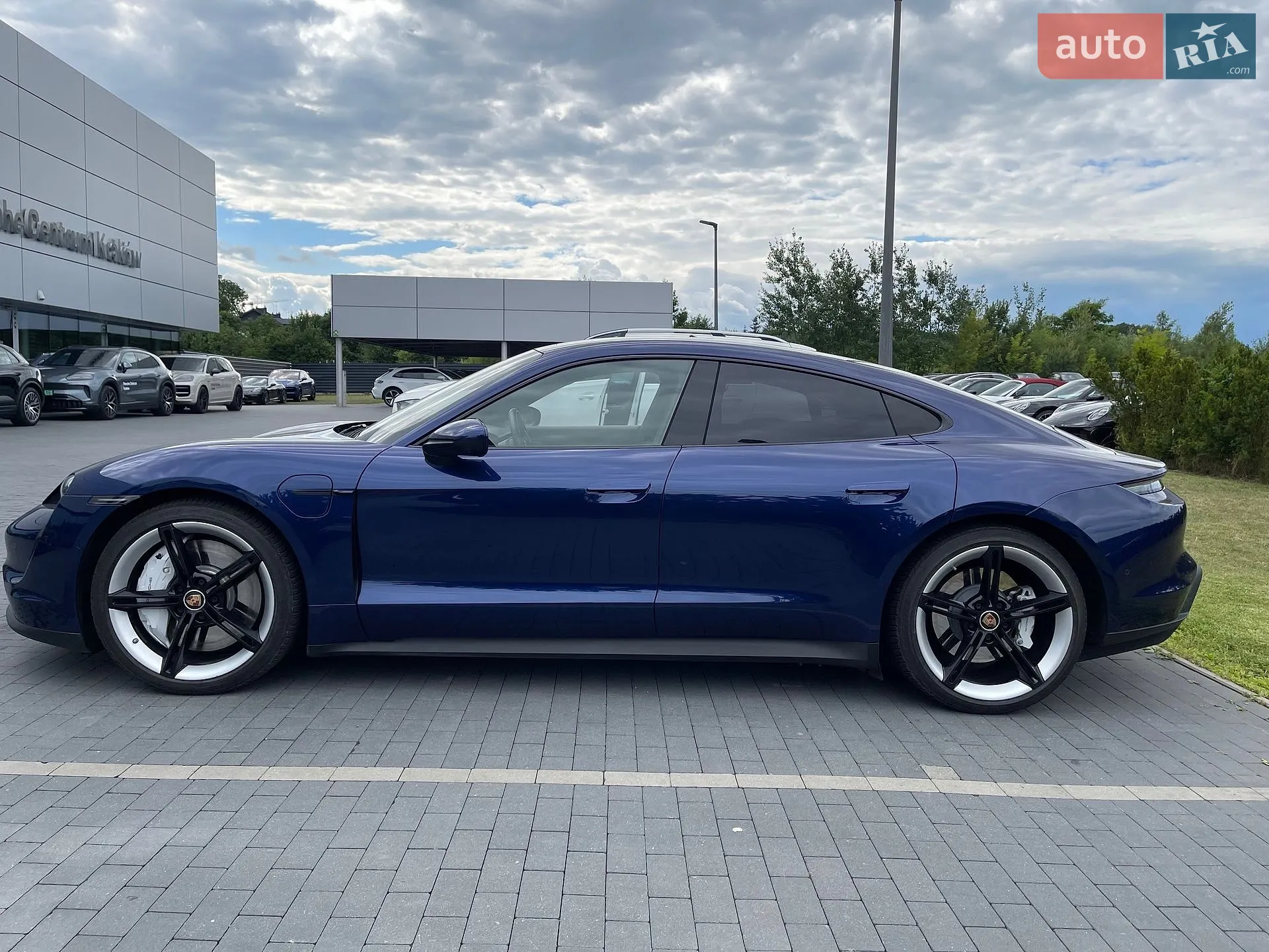2020 Porsche Taycan - мініатюра 3