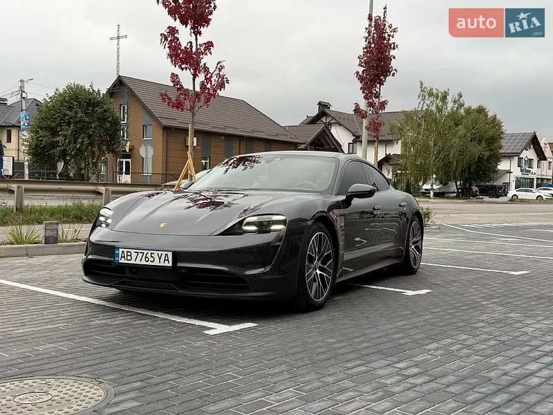 Porsche Taycan 2021
