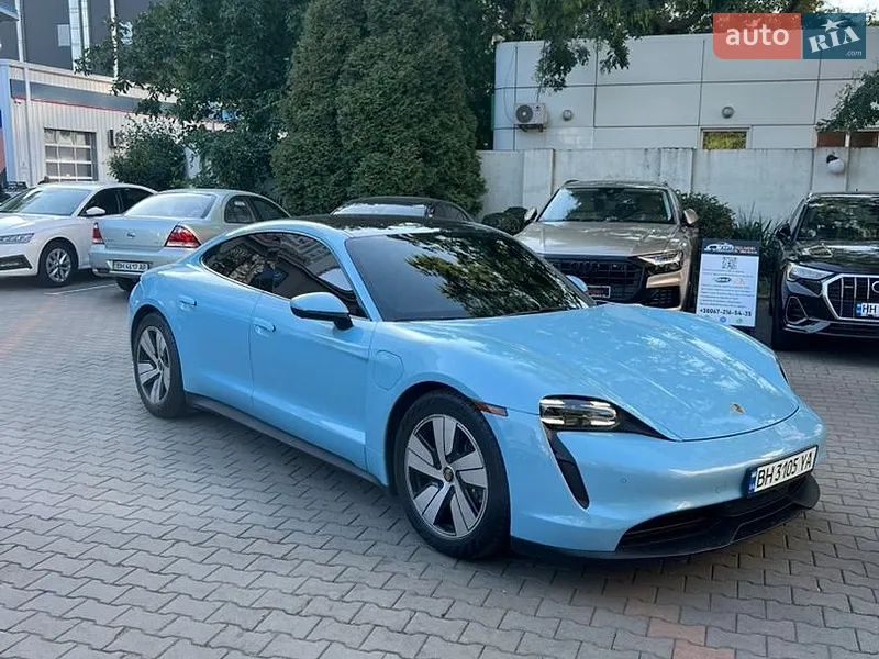 Porsche Taycan 2021