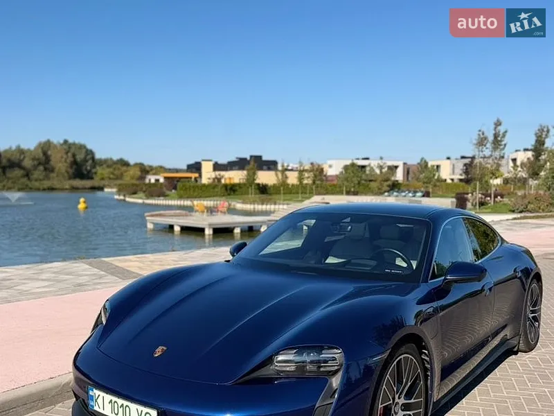 Porsche Taycan 2022