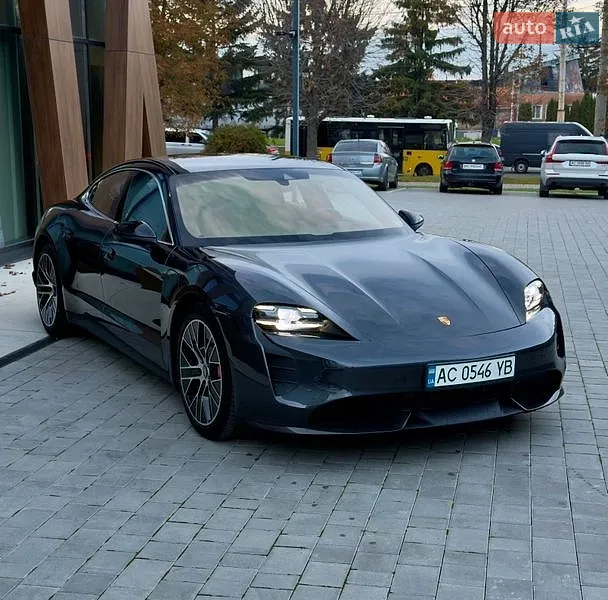 Porsche Taycan