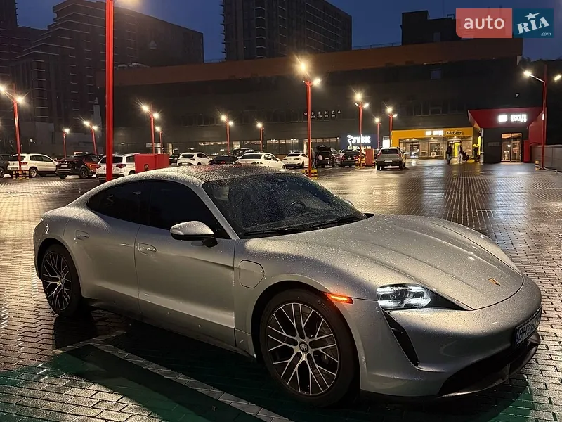Porsche Taycan