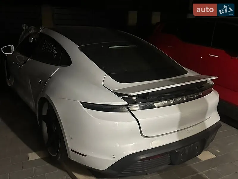 Porsche Taycan