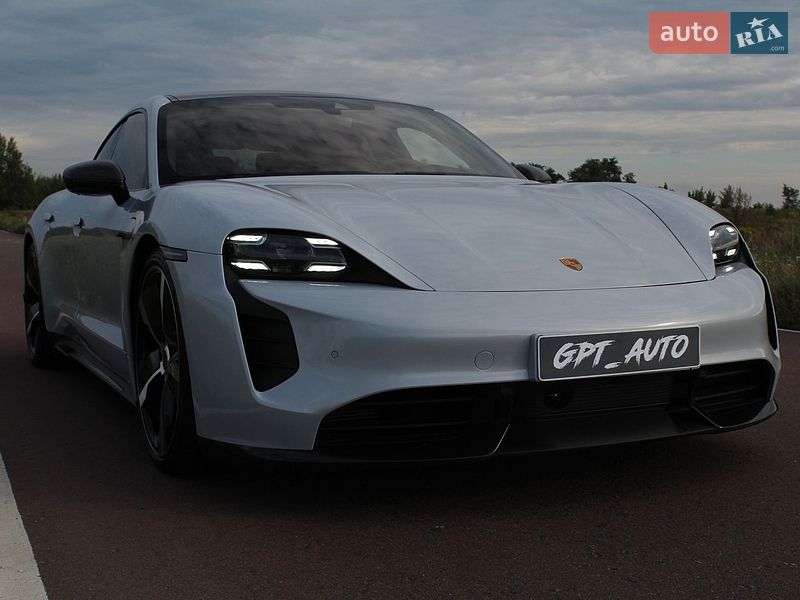 Porsche Taycan 2023