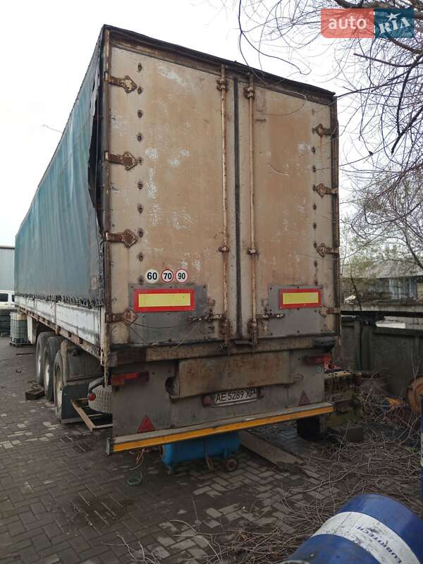 Бортовий напівпричіп Причеп Автоприцеп 1999 в Кривому Розі