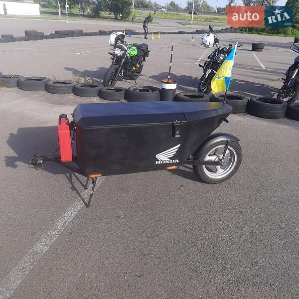 Низкорамная платформа Прицеп Днепр 2011 в Буче фото Низкорамная платформа Прицеп Днепр 2011 в Буче