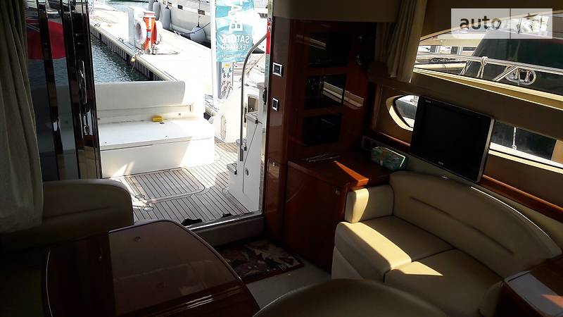 Моторна яхта Princess 42 2008 в Києві