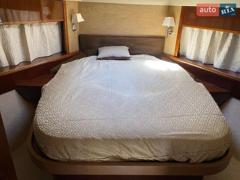 Моторная яхта Princess Flybridge 2009 в Киеве фото 14 Моторная яхта Princess Flybridge 2009 в Киеве