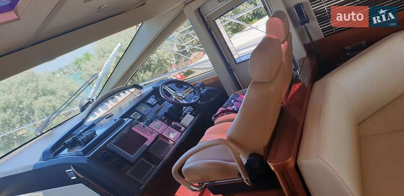 Моторная яхта Princess V65 2008 в Одессе