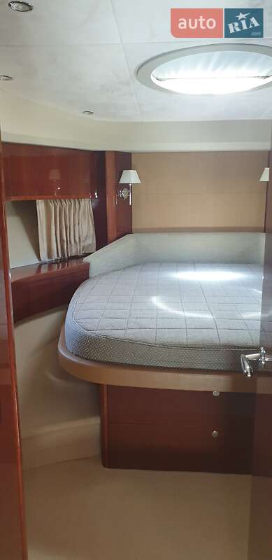 Моторная яхта Princess V65 2008 в Одессе