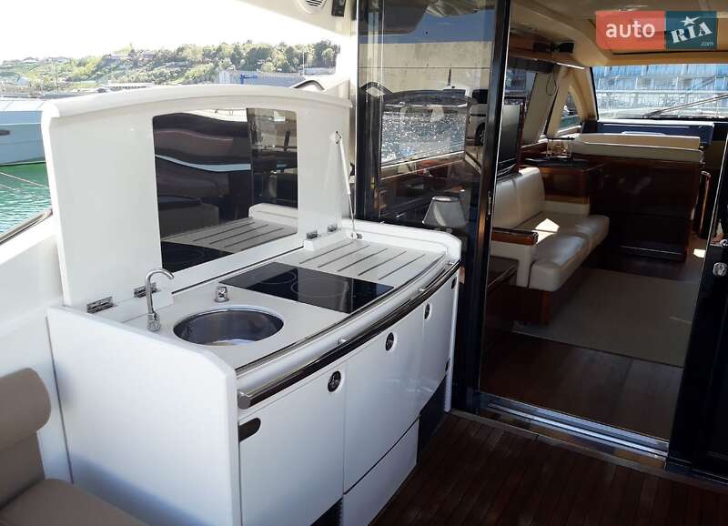 Моторная яхта Princess V65 2008 в Одессе