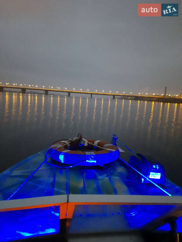 Катер Прогресс 2 1987 в Киеве