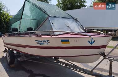 Катер Прогресс 2 2000 в Гайвороні