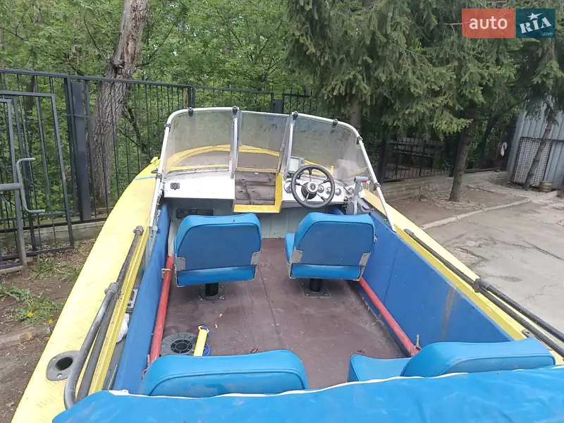 Лодка Прогресс 2 1990 в 