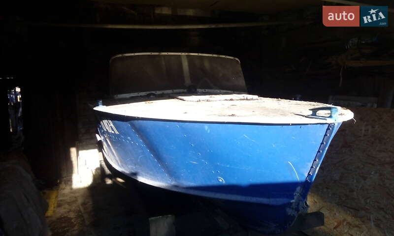 Катер Прогресс 2М 2010 в Дніпрі