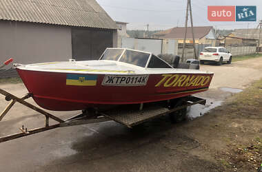 Моторна яхта Прогресс 4 2000 в Житомирі