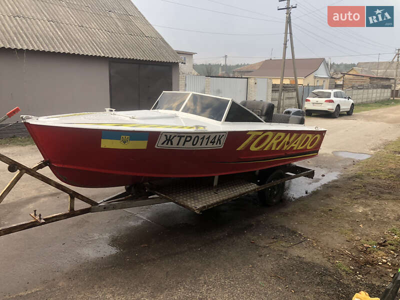 Моторна яхта Прогресс 4 2000 в Житомирі