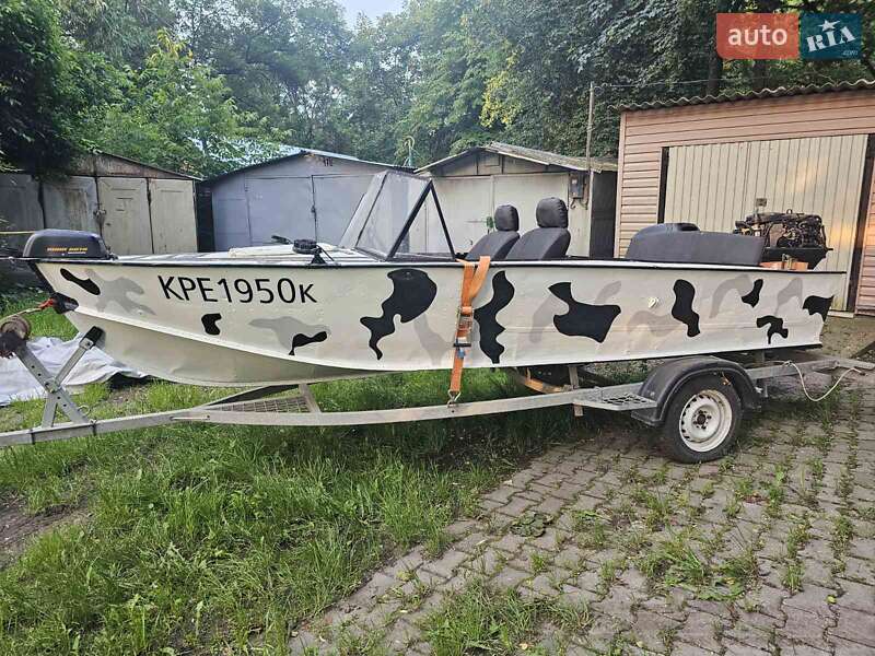 Катер Прогресс 4M 2021 в Чернівцях