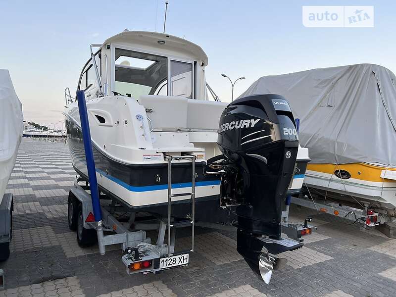 Моторна яхта Quicksilver Activ 2015 в Одесі