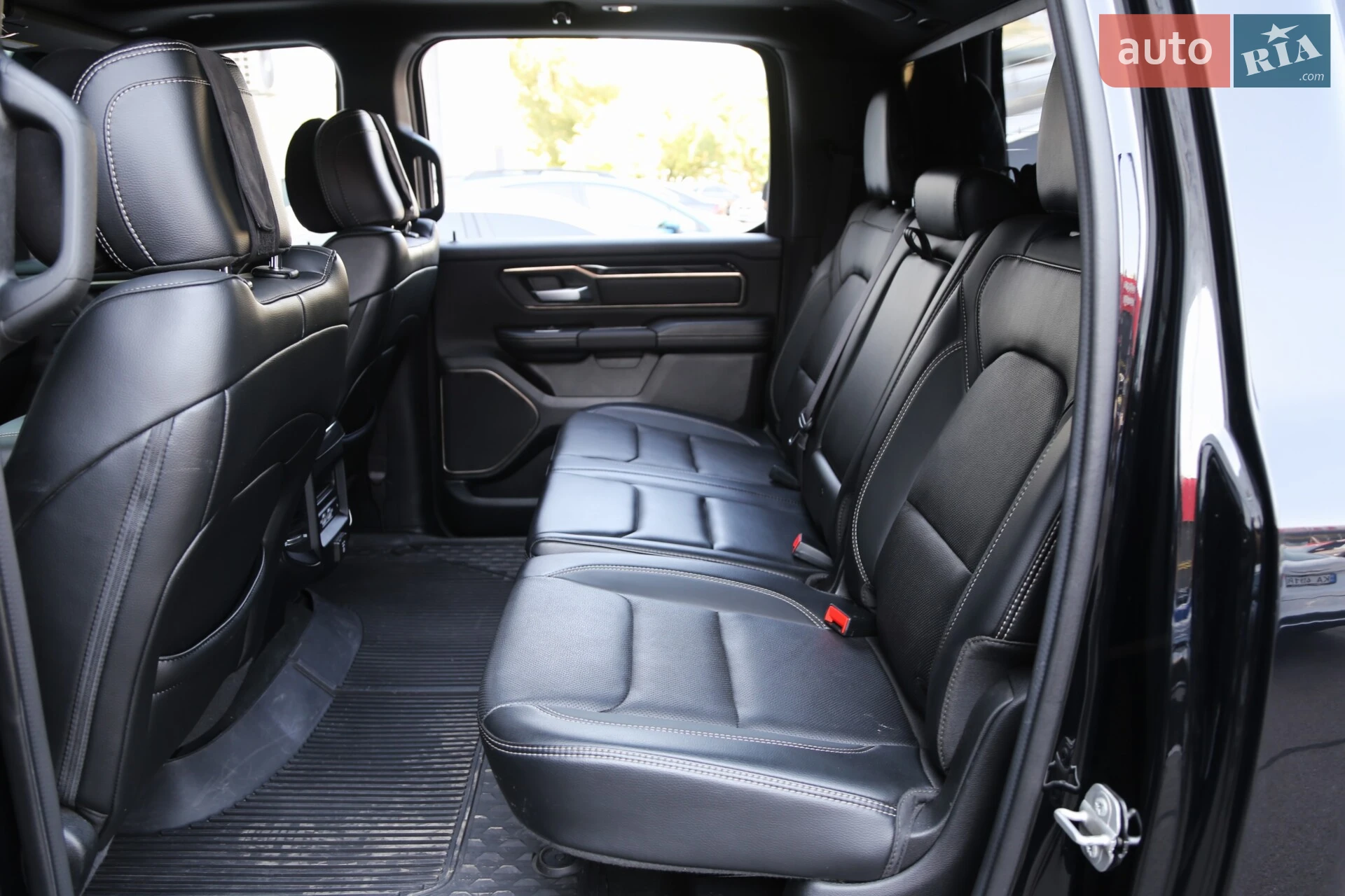 2023 RAM 1500 - мініатюра 10