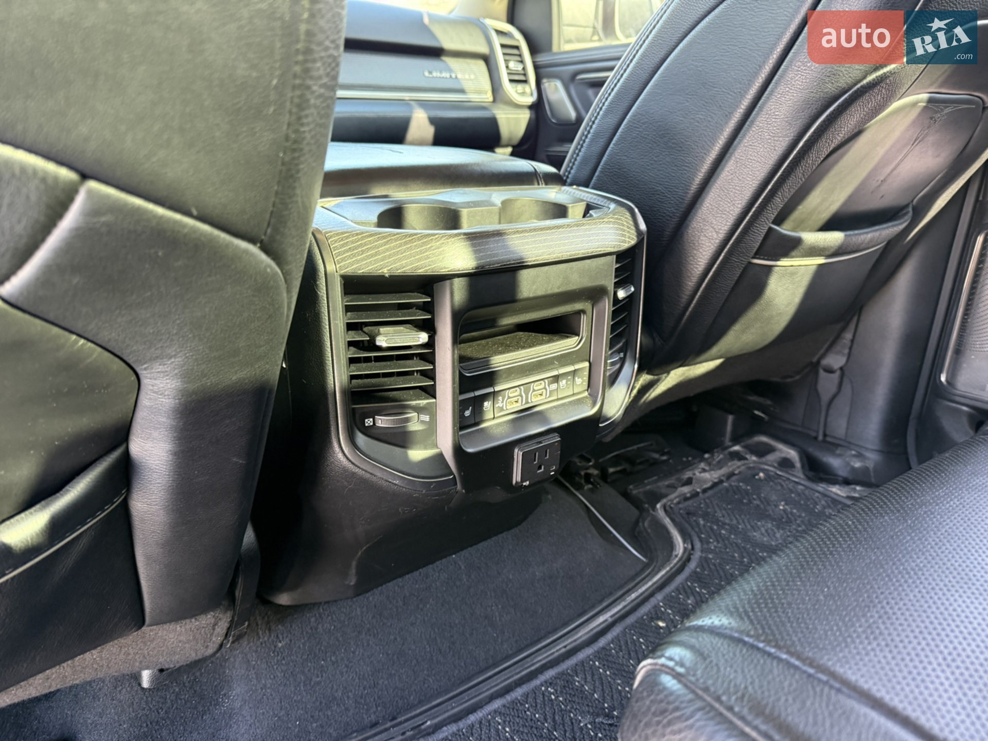 2019 RAM 1500 - мініатюра 10