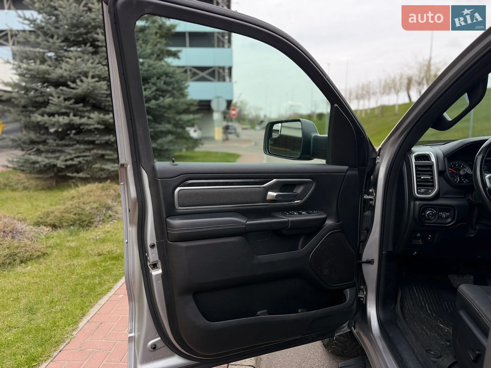 2019 RAM 1500 - мініатюра 15