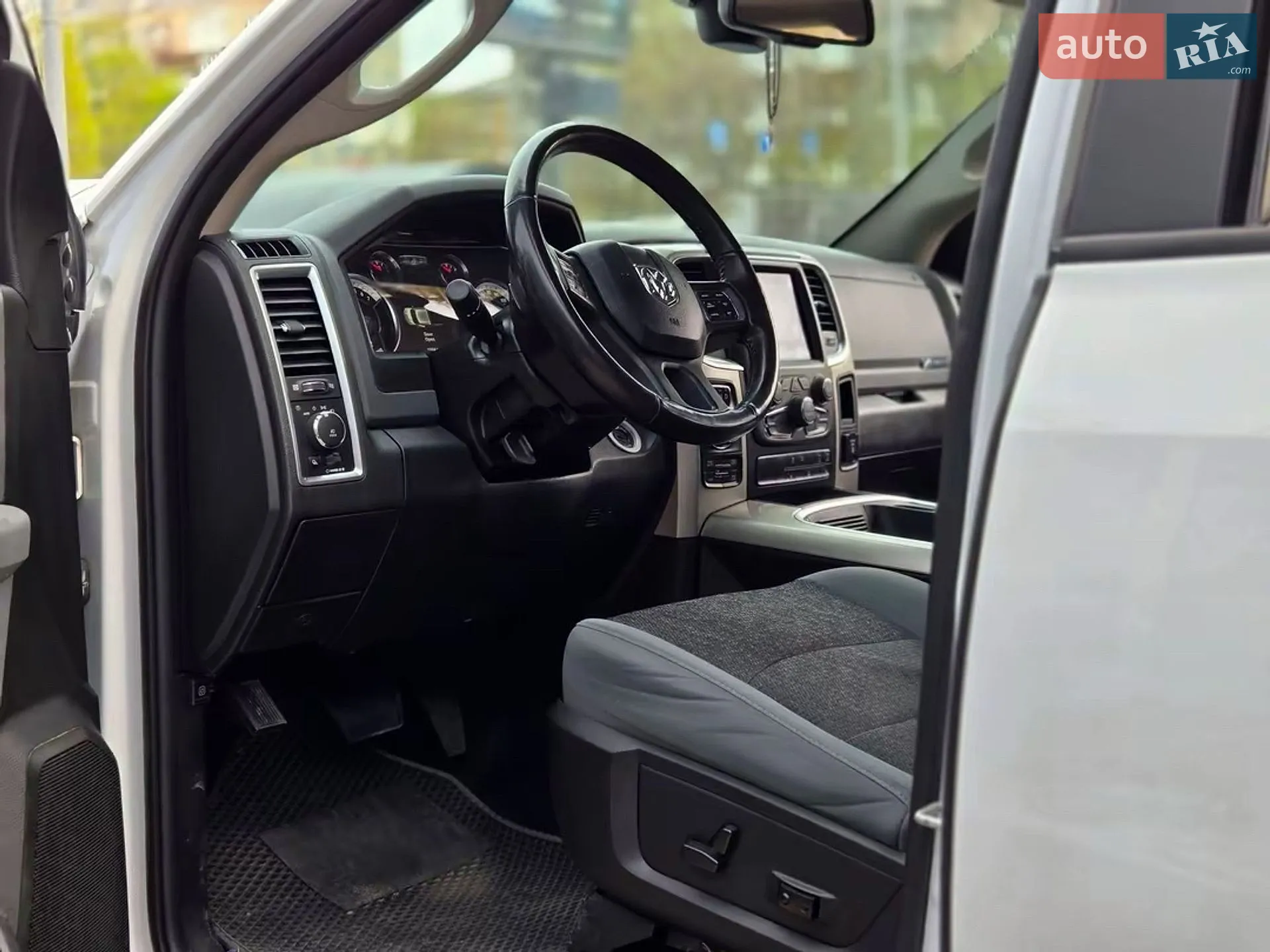 2019 RAM 1500 - мініатюра 16
