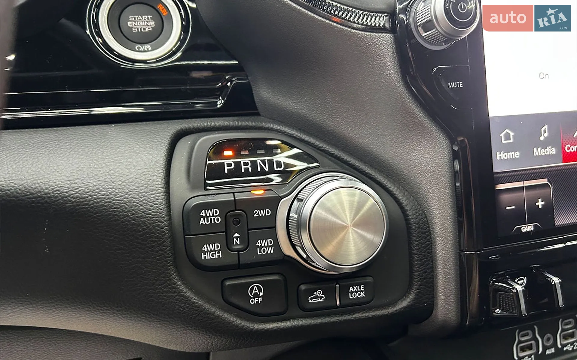 2024 RAM 1500 - мініатюра 23