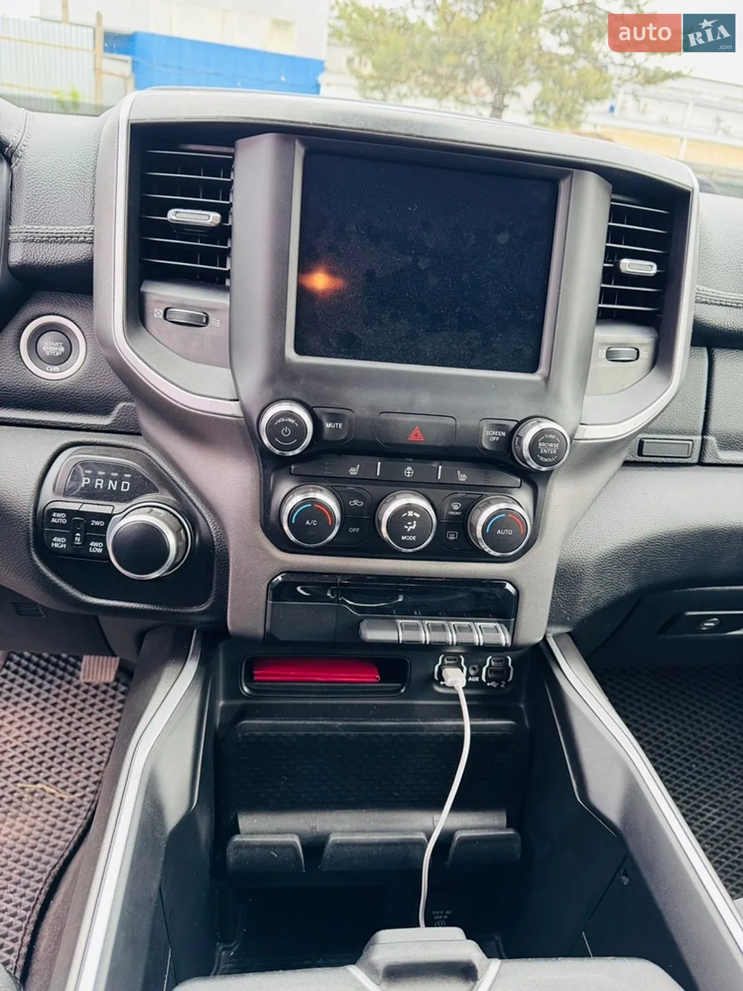 2019 RAM 1500 - мініатюра 10