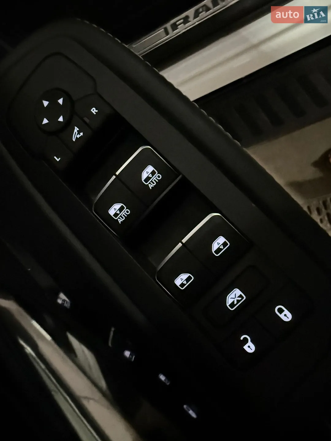 2024 RAM 1500 - мініатюра 33