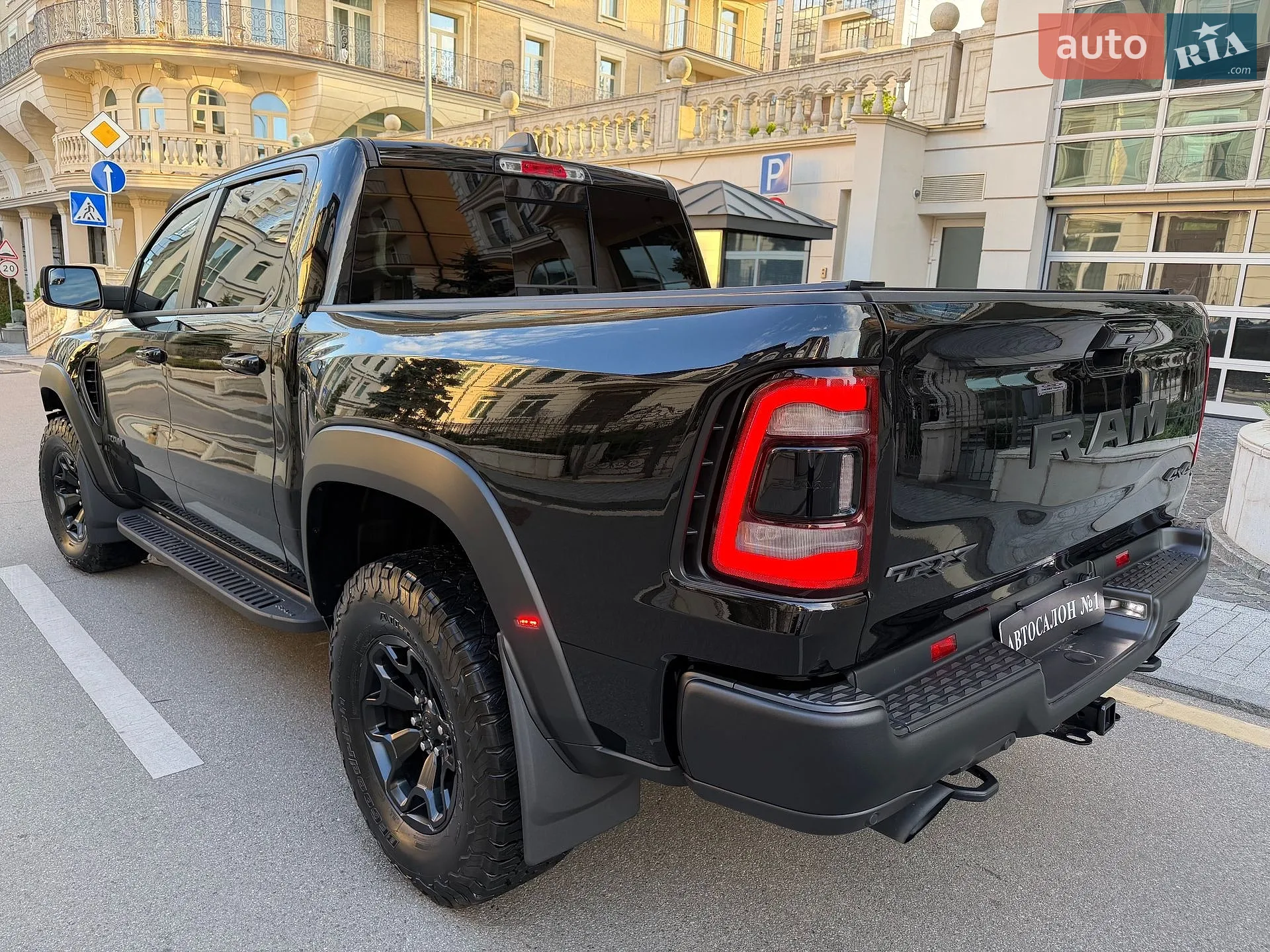 2023 RAM 1500 - мініатюра 10