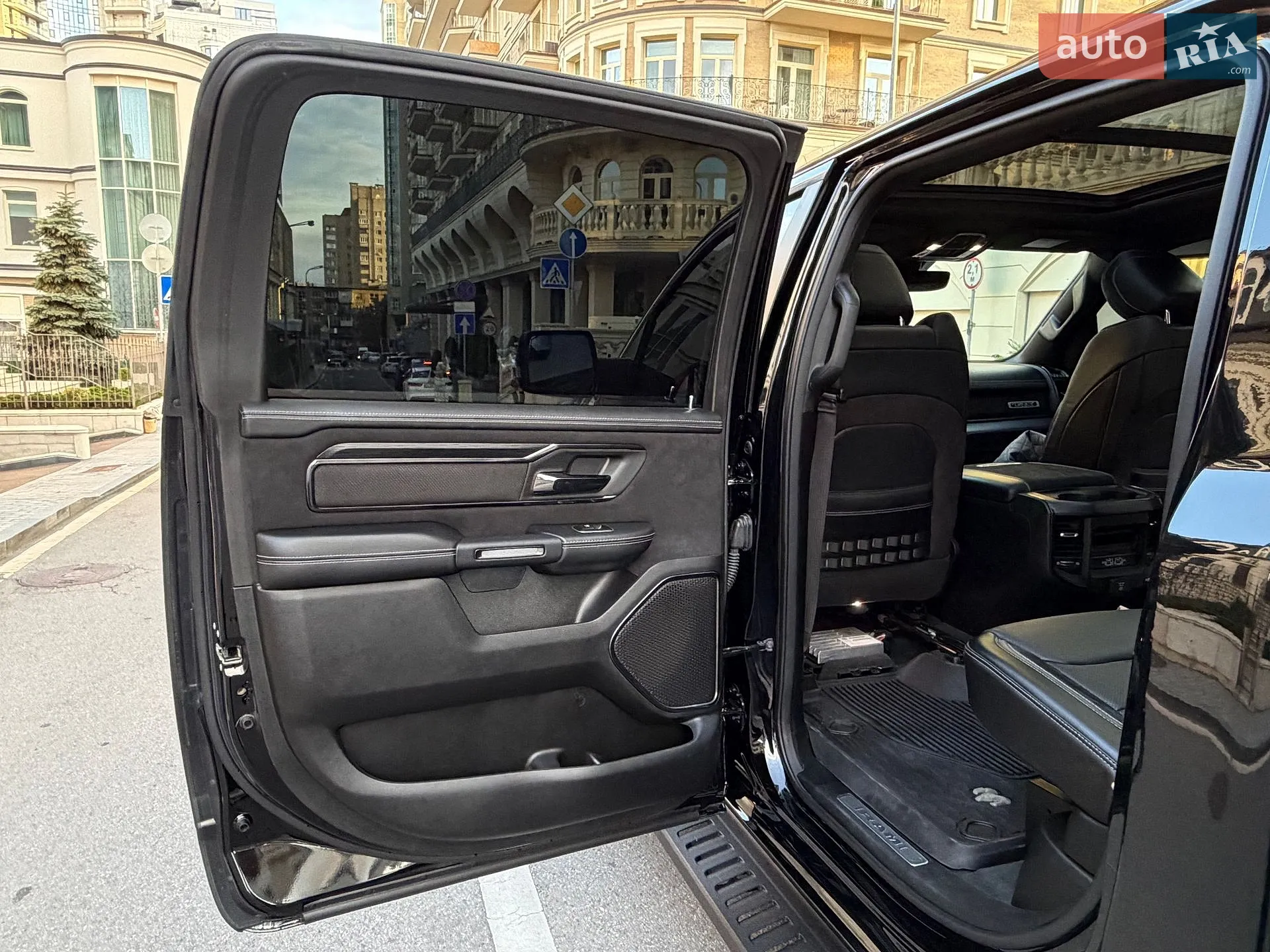 2023 RAM 1500 - мініатюра 98