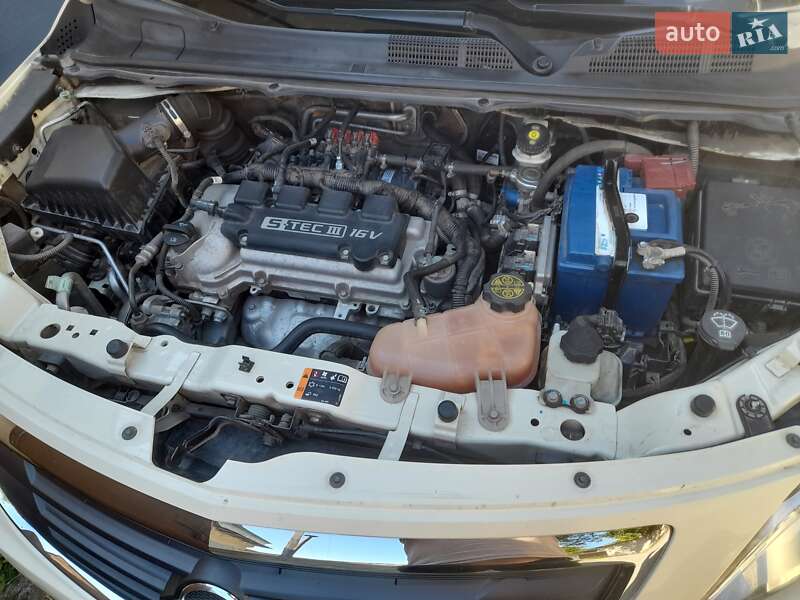 Седан Ravon R4 2017 в Тернополе